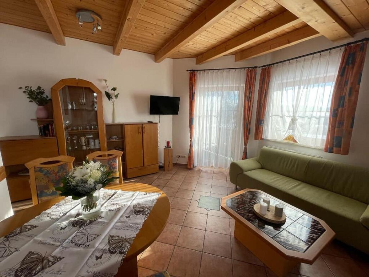 Ferienwohnungen Am Kirchberg Neualbenreuth Luaran gambar