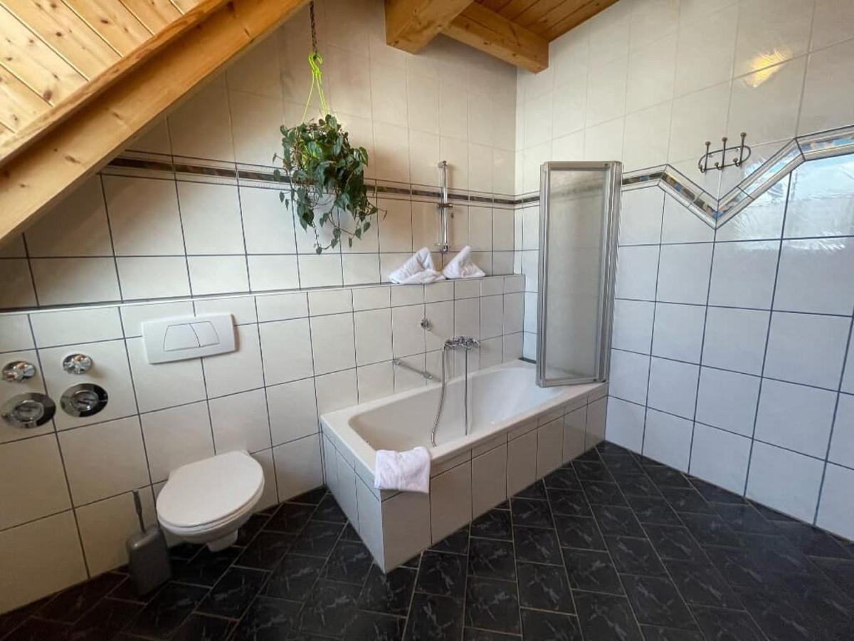 Ferienwohnungen Am Kirchberg Neualbenreuth Luaran gambar